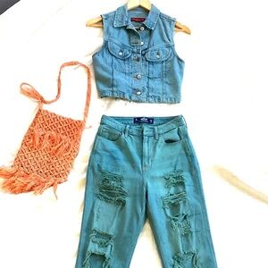 blue denim outfit w. vintage macrame bag! Banana republic xs vest, Hollister 26